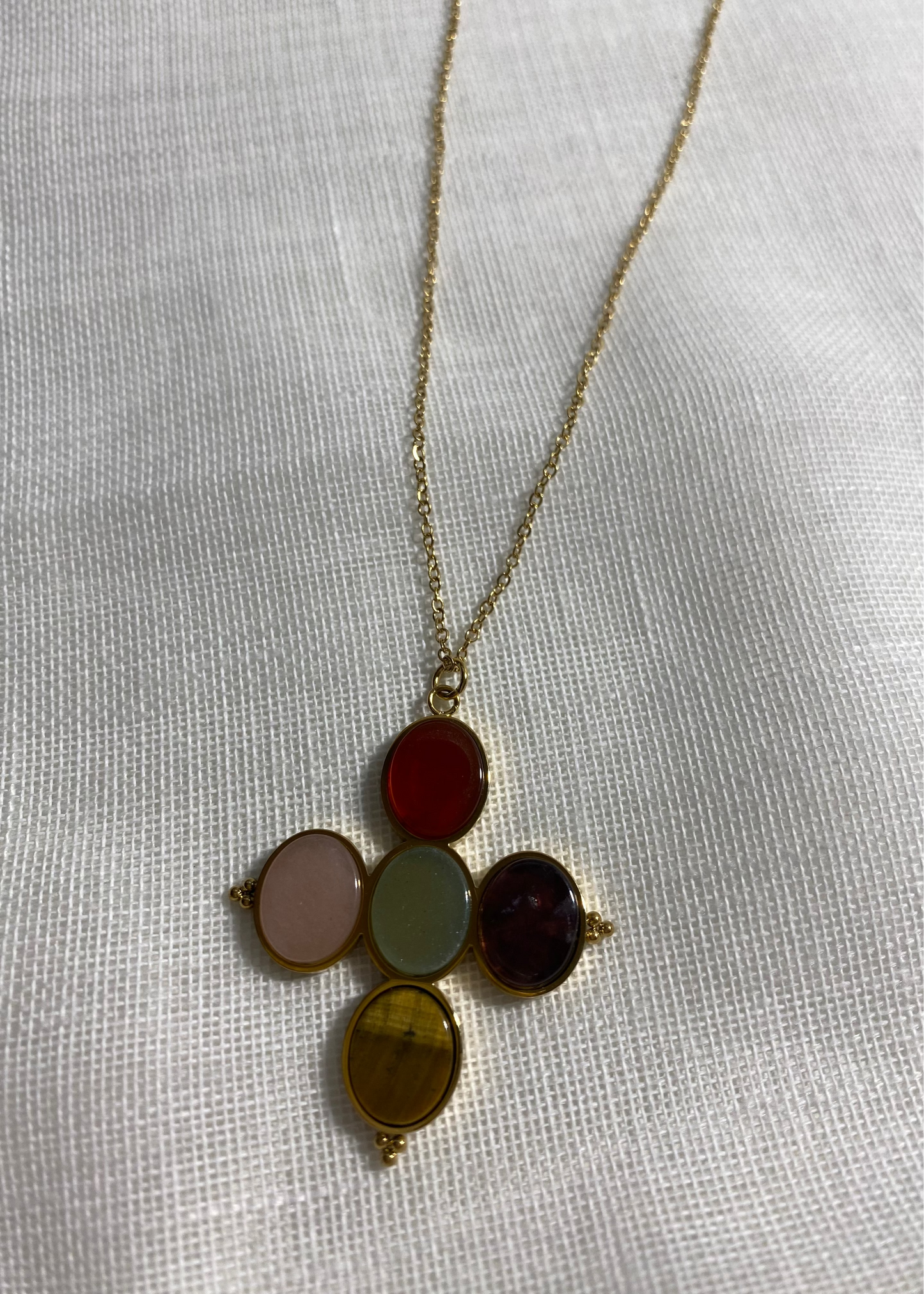 Collar cruz piedras