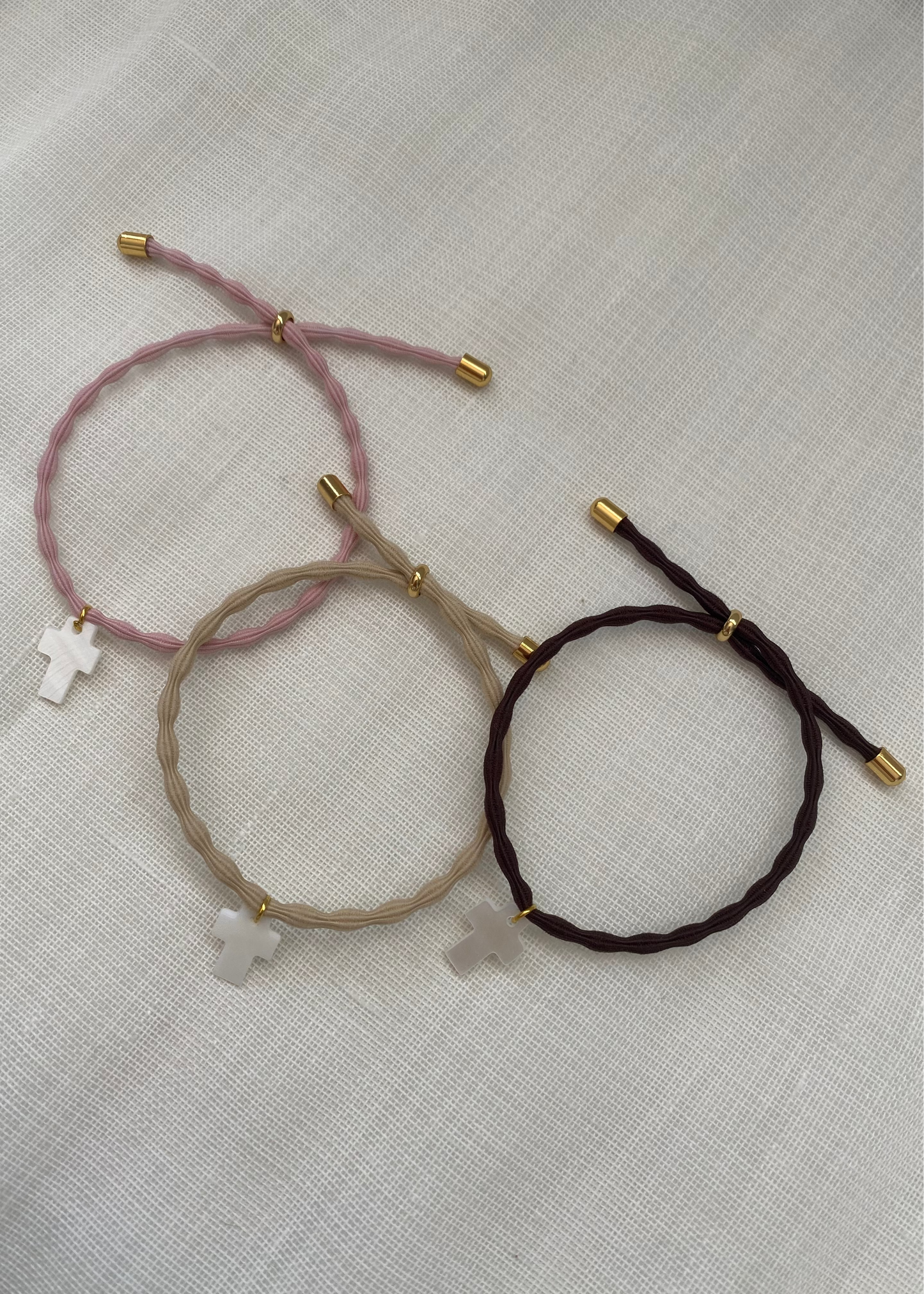 Pulsera ajustable cruz nácar