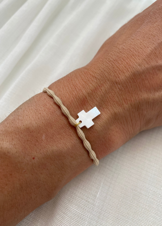 Pulsera ajustable cruz nácar