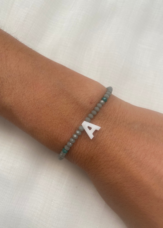Pulsera inicial nácar